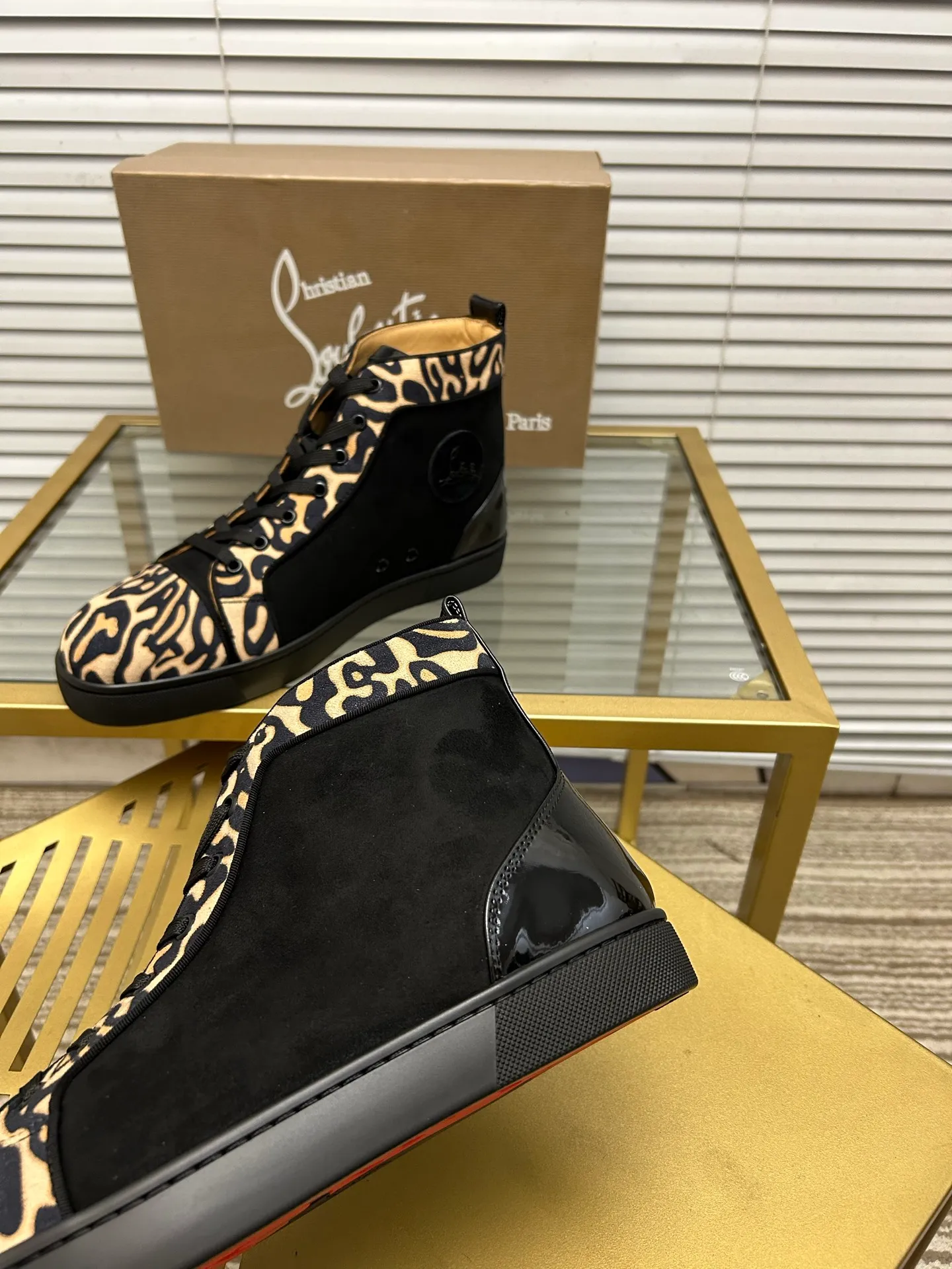 (Customized model) Ex-factory price is 540. christian louboutin (CL red sole shoes) counter series, casual sneakers for couples 📢 📢 📢 Exclusive hot style release 🎈🎈💪 Movable latex feet 👻 Finished outsole line [Proud] 😝Female 35-40# Male 38#-46, global supply😝 [Top version]: Original imported genuine leather upper, top original leather lining, original molded TPU outsole, original 1:1 detail processing, original shoe last,